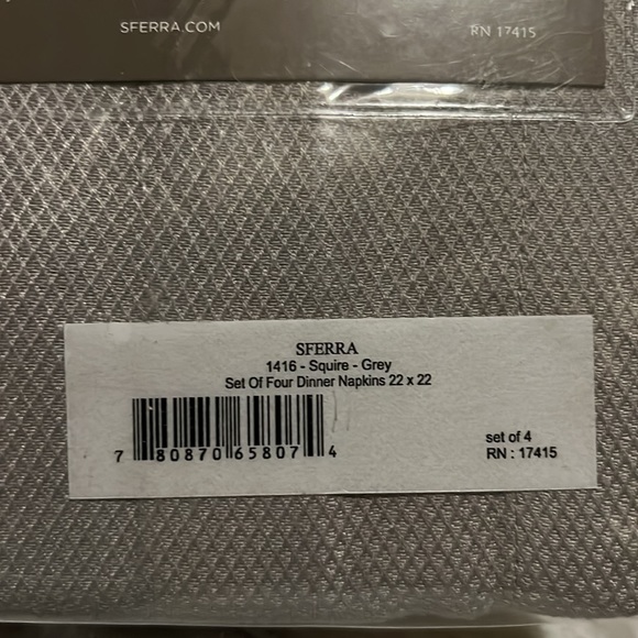 SFERRA Luxury Dinner Napkins set of 4 - Picture 4 of 4
